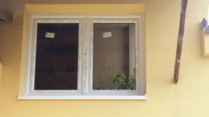 Referenčné biele plastové okno