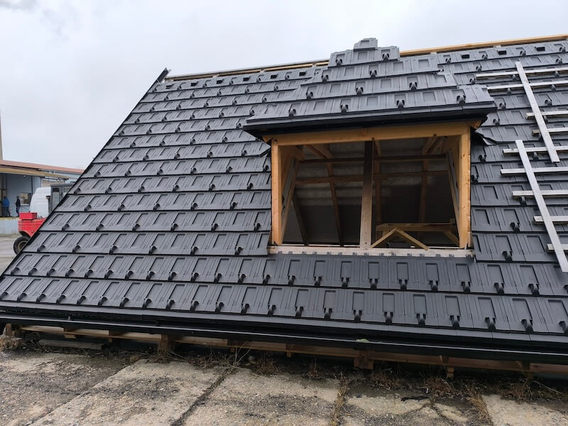 Ľahká strešná krytina Solar – vyrobená v Česku z plne recyklovateľného materiálu