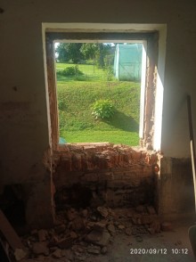 Rozbitie starého okna