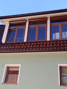 Dvojkrídlové okná s nadsvetlíkom