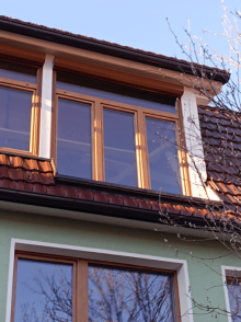 Trojité krídlové okná s nadsvetlíkom